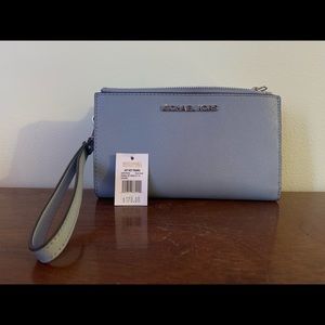 Micheal Kors wristlet